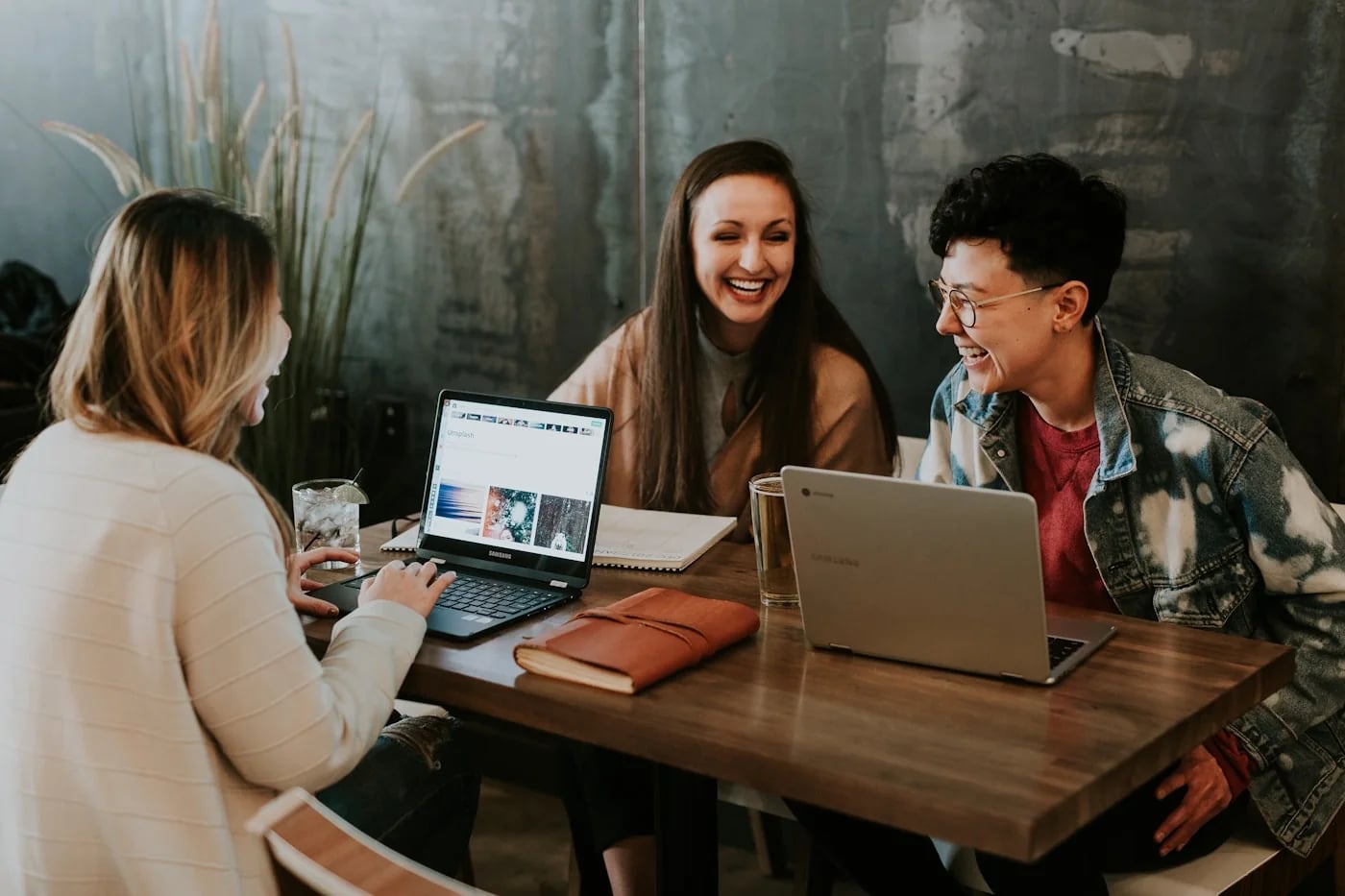 Weepo - Quels sont les avantages du portage salarial avec Weepo ? Équipe de consultants en portage salarial