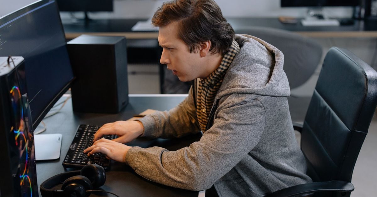 Programmeur informatique : métier, salaire et freelance 2026 Programmeur informatique : métier, salaire et freelance 2026